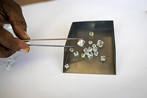 De Beers Diamond Buyers Return as Prices Cut Most in Years